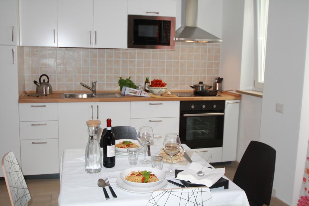 Appartamenti Giusy E Giusy 2 ソレント 部屋 写真